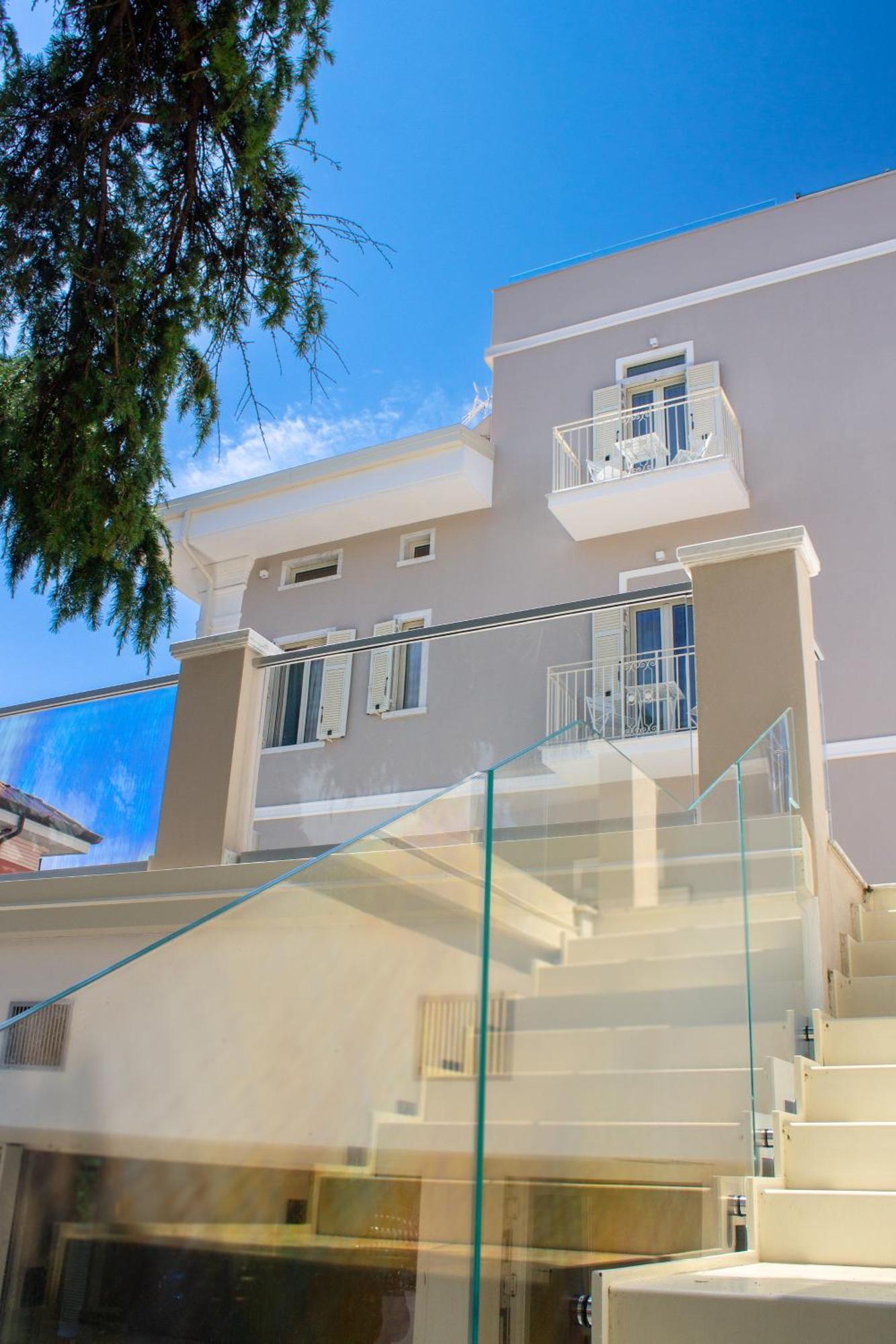 Doride Suites Boutique Hotel Marina Di Carrara Eksteriør billede